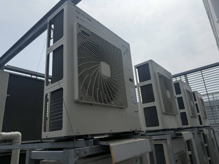 某イオン 圧縮機・基盤の交換